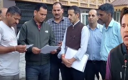 पर्यटन निगम के होटल को निजी हाथों पर देने पर पर्यटन निगम कर्मचारी संघ ने उग्र आंदोलन की दी चेतावनी