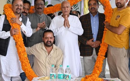 किसी भी उत्पाद को बेचने के लिए उसकी सही मार्केटिंग जरूरी : प्रोफेसर चंद्र कुमार