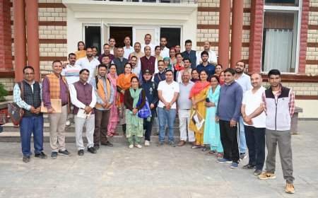 आपदा प्रभावित क्षेत्रों में बहुत सारे दानी सज्जन लोगों को बांट रहे राहत सामग्री , दूर दराज के गांवों तक भी पहुंचाई मदद : जयराम ठाकुर