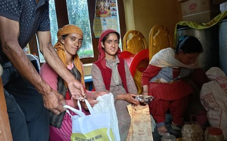 मंडी में आई प्राकृतिक आपदा में आंगनबाड़ी कार्यकर्ताओं ने निभाई अहम जिम्मेदारी