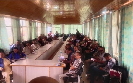 चूड़धार में दो दिन मिलेगा सिड्डू और घी का प्रसाद , चूड़ेश्वर सेवा समिति की केंद्रीय कार्यकारिणी में भंडारा समिति ने दी जानकारी