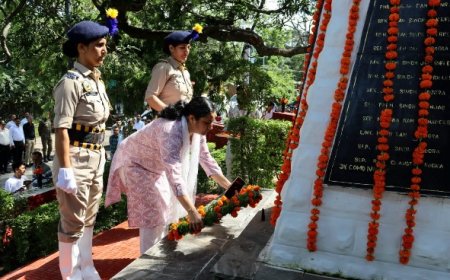 कारगिल विजय दिवस पर नाहन स्थित शहीद स्मारक स्थल पर देश के अमर शहीदों श्रद्धांजलि की अर्पित 