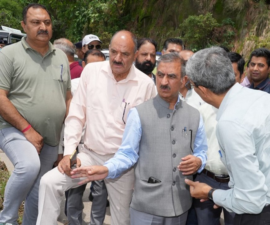 मुख्यमंत्री ने हमीरपुर में निर्माणाधीन बस अड्डे का किया औचक निरीक्षण  