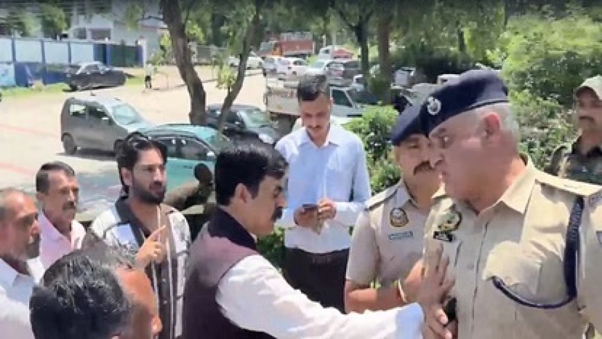 बिलासपुर में धरना प्रदर्शन के दाैरान पूर्व विधायक बंबर ठाकुर की पुलिस अधिकारियों के साथ धक्का-मुक्की
