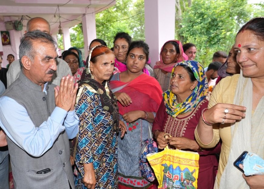 मुख्यमंत्री ने धर्मपुर में आपदा प्रभावित परिवारों से मुलाकात कर पूर्ण सहायता का दिया आश्वासन