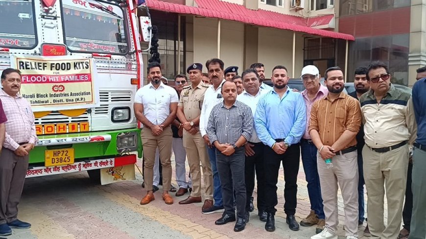 मंडी के बाढ़ प्रभावितों के लिए ऊना से राहत सामग्री रवाना,उपायुक्त ने दिखाई हरी झंडी