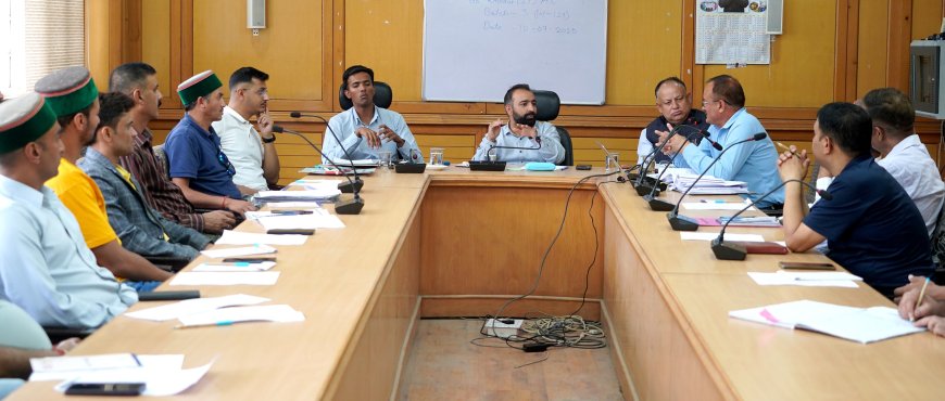 किन्नौर में आगामी सेब सीज़न के सुचारू संचालन के लिए डीसी ने सम्बंधित विभागों को दिए आवश्यक दिशा-निर्देश