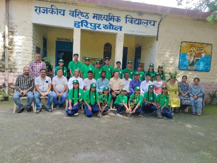 हरिपुर खोल में पर्यावरण संरक्षण और मातृ सम्मान को समर्पित मिशन के अंतर्गत एक पेड़ मां के नाम अभियान का आयोजन