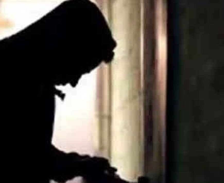 चोरों के हौंसलें बुलंद : नकदी व गहने उड़ाकर सबूत मिटाने के लिए घर में लगाकर चोर फरार