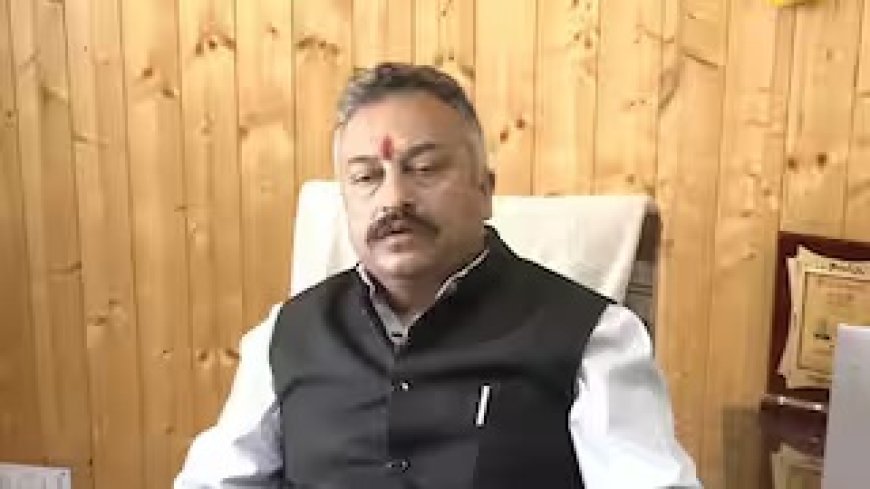 शिक्षा मंत्री ने आपदा में शिक्षा विभाग को हुए नुकसान पर की अधिकारियों के साथ की बैठक