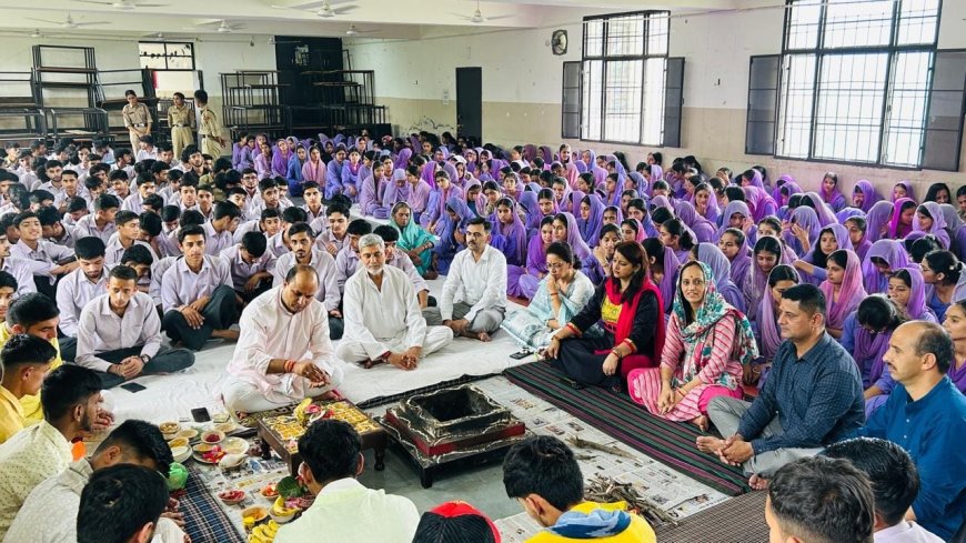 वैदिक मंत्र उच्चारण और ओंकार की ध्वनि के साथ शुरू हुआ संस्कृत महाविद्यालय का नया शैक्षणिक सत्र