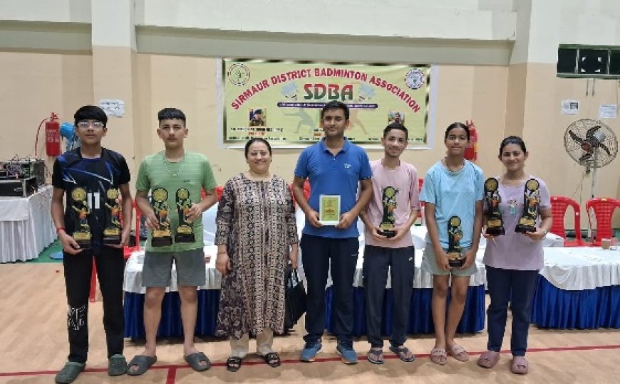 दून वैली स्कूल भट्टांवाली पांवटा साहिब ने इंडोर स्टेडियम नाहन में आयोजित बैडमिंटन टूर्नामेंट में शानदार प्रदर्शन