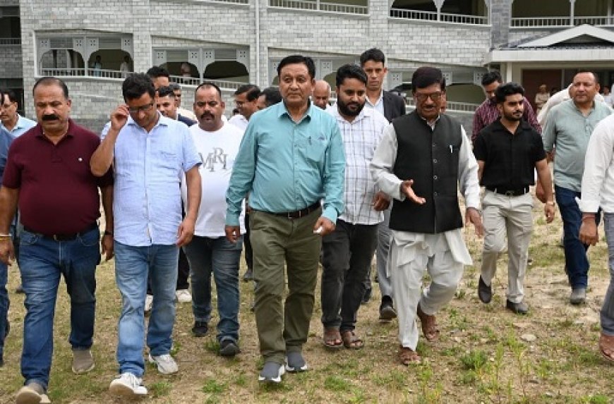राजस्व मंत्री ने अटल आदर्श विद्यालय के निर्माणाधीन भवन का किया निरीक्षण
