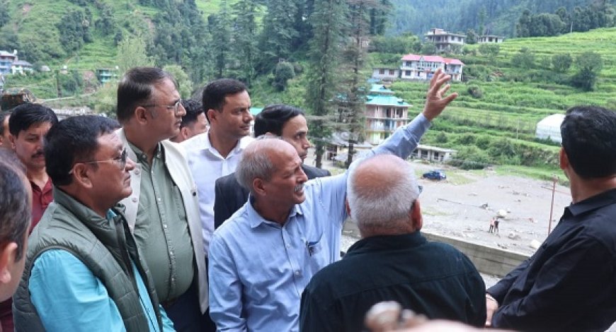 केंद्रीय दल ने सराज क्षेत्र में आपदा प्रभावित स्थलों का दौरा कर राजस्व मंत्री से की चर्चा