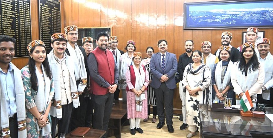 भारतीय लेखा परीक्षा एवं लेखा सेवा के प्रशिक्षु अधिकारियों ने उपायुक्त शिमला से की भेंट