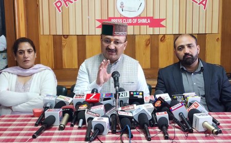 सुक्खू सरकार में करिश्मा , सिरमौर के कांग्रेस नेता ने मोटरसाइकिल पर ढोई कई टन रेत - बजरी : भाजपा