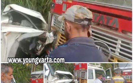 निजी व पिकअप की टक्कर में बाल-बाल बचे 60 यात्री , शिलाई से हरिपुरधार की तरफ आ रही निजी बस  