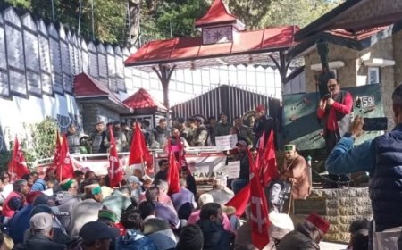 देशव्यापी आह्वान पर हिमाचल में किसानों का प्रदर्शन, राष्ट्रपति को सौंपा 11 सूत्रीय मांग पत्र