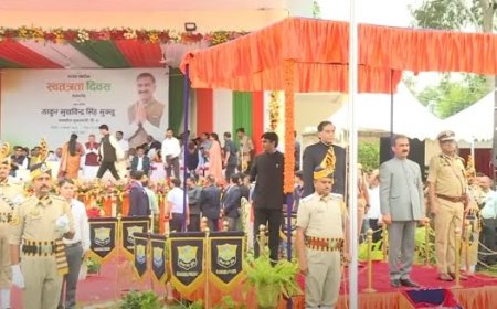 सरकाघाट में 79वें स्वतंत्रता दिवस समारोह में सीएम सुक्खू ने ध्वजारोहण के बाद भव्य परेड की ली सलामी  