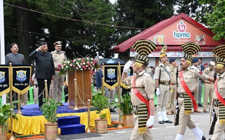 उप-मुख्यमंत्री ने शिमला में आयोजित जिला स्तरीय स्वतंत्रता दिवस समारोह में फहराया तिरंगा