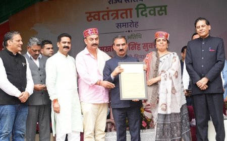 मुख्यमंत्री ने हिम भोग गेहूं का आटा, दलिया और हल्दी उत्पादों को किया लॉन्च  