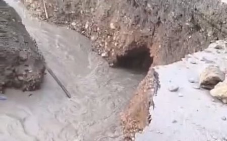 शिमला-मंडी नेशनल हाईवे पर तत्तापानी के पास सड़क धंसी, यातायात ठप, सतलुज नदी के तेज प्रवाह से टूटी सड़क