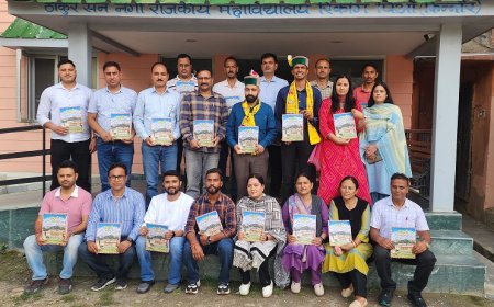 उपायुक्त किन्नौर ने राजकीय महाविद्यालय की वार्षिक पत्रिका 'शतुद्री' का किया विमोचन  