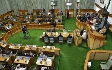 विपक्ष के हंगामे के बाद पौने घंटे के लिए स्थगित करनी पड़ी विधानसभा की कार्यवाही