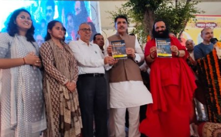 संत समाज ने तिलक चादर प्रदान कर महामंडलेश्र पद पर किया अभिषेक