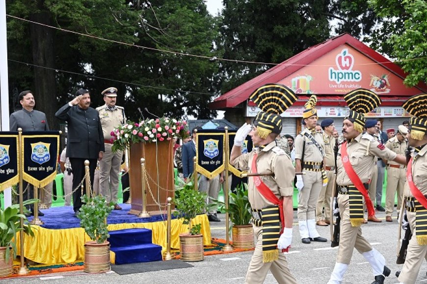 उप-मुख्यमंत्री ने शिमला में आयोजित जिला स्तरीय स्वतंत्रता दिवस समारोह में फहराया तिरंगा