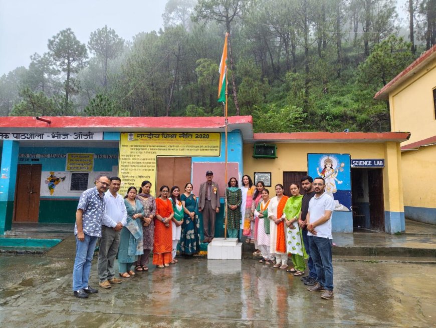 सीसे स्कूल भोज आंजी में मनाया स्वतंत्रता दिवस , पूर्व सैनिक ने फहराया तिरंगा