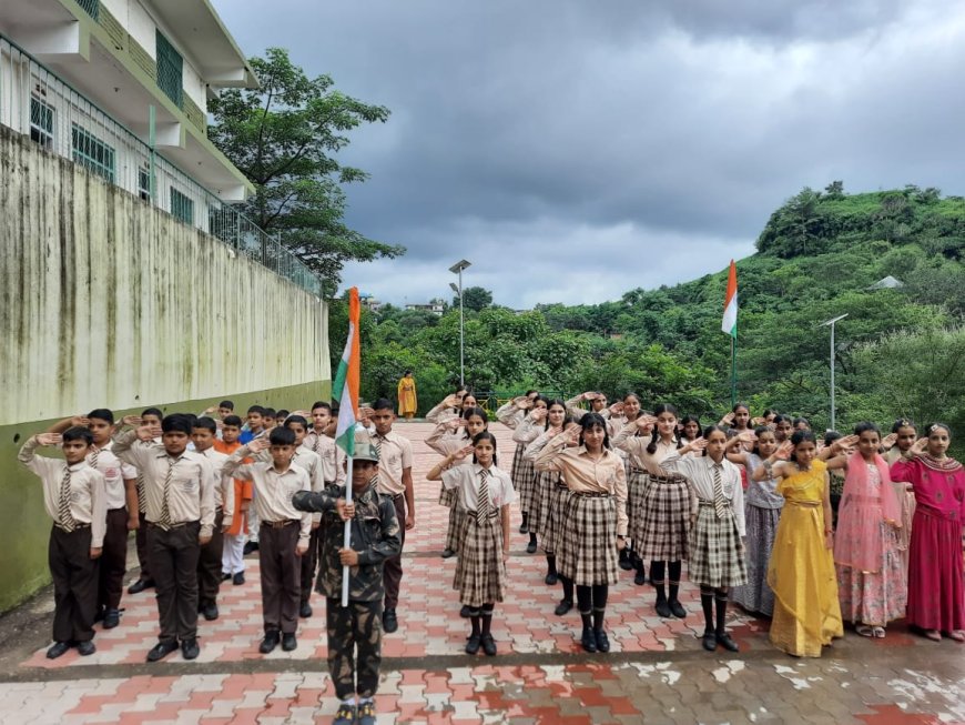 परमार्थ इंटरनेशनल स्कूल ककड़ियार में उत्साह के साथ मनाया स्वतंत्रता दिवस