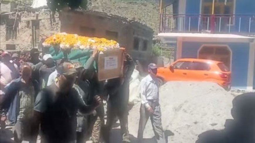 सियाचिन में ड्यूटी के दौरान शहीद हुए बलिदानी अग्निवीर अरुण की पार्थिव देह सेना के चॉपर से पहुंचाई उदयपुर