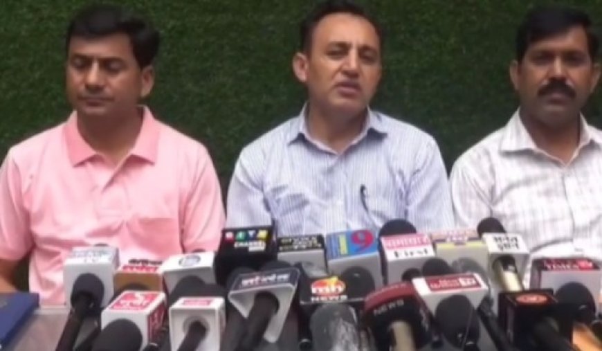 हिमाचल में कर्मचारियों ने डीए की अदायगी में हो रही देरी को लेकर सरकार के खिलाफ अपनाया कड़ा रुख