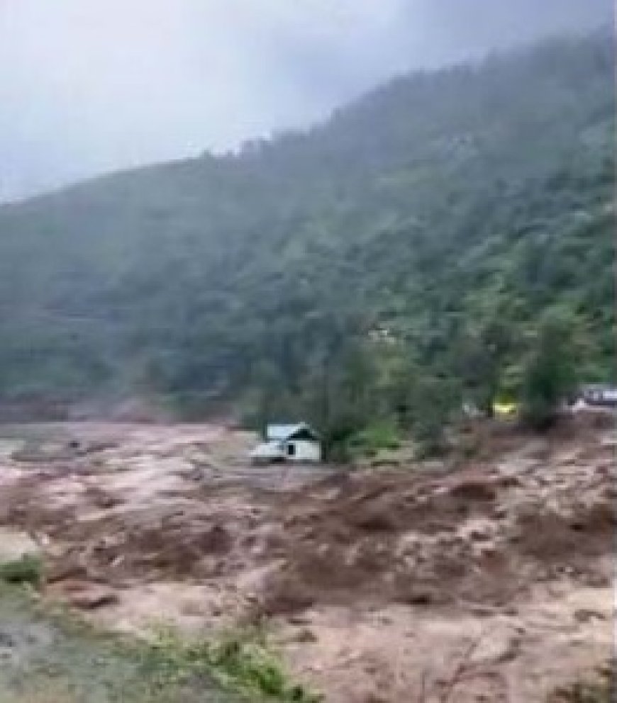 जम्मू-कश्मीर के डोडा में बादल फटने के बाद अचानक आए सैलाब में दस से अधिक घर तबाह,घटना में चार लोगो की मौत