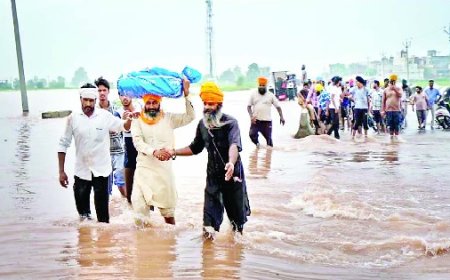 देश के कई राज्यों में मानसून की बारिश बनी आफत, जम्मू-कश्मीर, उत्तराखंड, हरियाणा में भी बिगड़े हालात