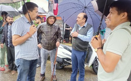 कुंडूनी गांव में भूस्खलन, 22 परिवार प्रभावित, 10 घर पूरी तरह क्षतिग्रस्त,प्रशासन ने सुरक्षित निकाले सभी परिवार 