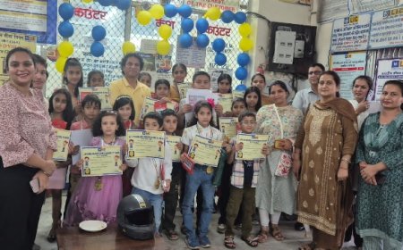 LIC के 69वें स्थापना दिवस को लेकर नाहन शाखा में मनाया जा रहा स्थापना सप्ताह