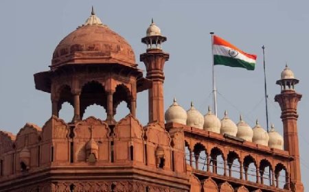 ऐतिहासिक लाल किले से करीब एक करोड़ रुपए मूल्य का सोने और कीमती रत्नों से सजा कलश चोरी 