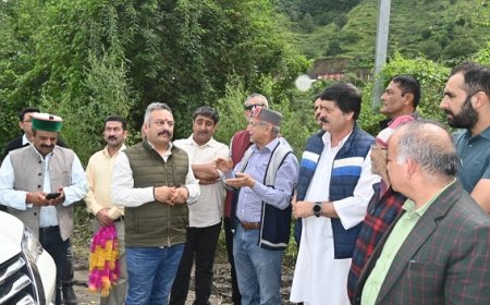 शिक्षा मंत्री ने जुब्बल कोटखाई का किया दौरा,आपदा से हुए नुकसान का लिया जायज़ा