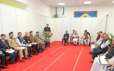 मुख्यमंत्री ने समीक्षा बैठक में प्रधानमंत्री के समक्ष दो प्रतिशत अतिरिक्त उधार सीमा सहित उठाये हिमाचल से जुड़े कई मामले  