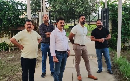 उपायुक्त ने सामर्थ्य योजना के तहत पंजावर में स्थापित पुस्तकालय किया निरीक्षण