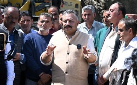 रोहित ठाकुर ने कुड्डू पंचायत में आपदा से हुए नुकसान का लिया जायजा