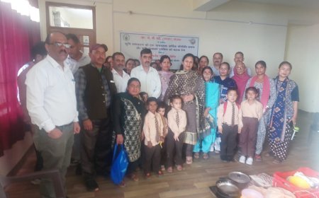 महिलाओं को दी खाद्य प्रसंस्करण बनाने की जानकारी