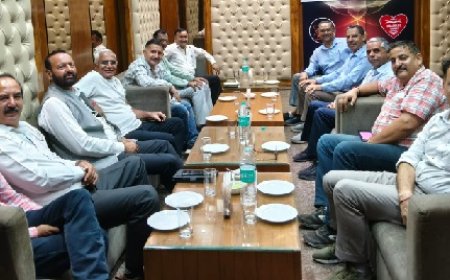 सिरमौर कल्याण मंच सोलन की विशेष बैठक मंच के प्रधान प्रदीप ममगाई की अध्यक्षता में आयोजित 