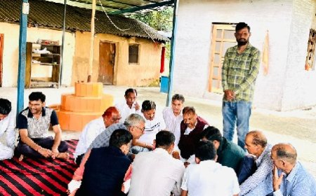 घृत बाहती चाहंग महासभा सिरमौर की बैठक शिव मंदिर नारीवाला में अध्यक्ष नंदलाल परवाल की अध्यक्षता में संपन्न 