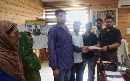 गुज्जर समुदाय के वन निवासियों ने वन अधिकार कानून के तहत 6 व्यक्तिगत दावे उपमंडल स्तरीय समिति को सौंपे