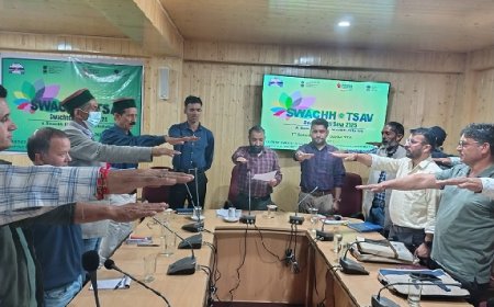 उपायुक्त किन्नौर ने जिला में आयोजित होने वाले स्वच्छता ही सेवा अभियान को हरी झंडी दिखाकर किया आरम्भ  