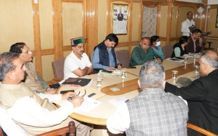 मुख्यमंत्री ने बारिश से हुए नुकसान की समीक्षा के दौरान राहत एवं पुनर्वास कार्यों में तेजी लाने के दिए निर्देश  