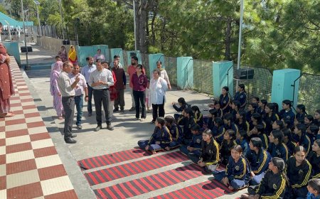 चुराह क्षेत्र के आपदा प्रभावित क्षेत्रों में पहुंचे डीसी , आपदा प्रभावित परिवारों का जाना दुःखदर्द